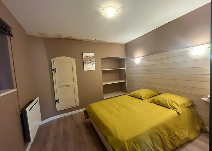 In Daire Mostuéjouls